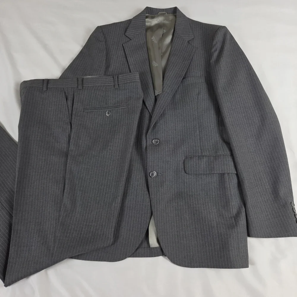 Vtg Stafford Gray Pinstripe Suit Wool Two-Button 39 L Pants 32 X 34